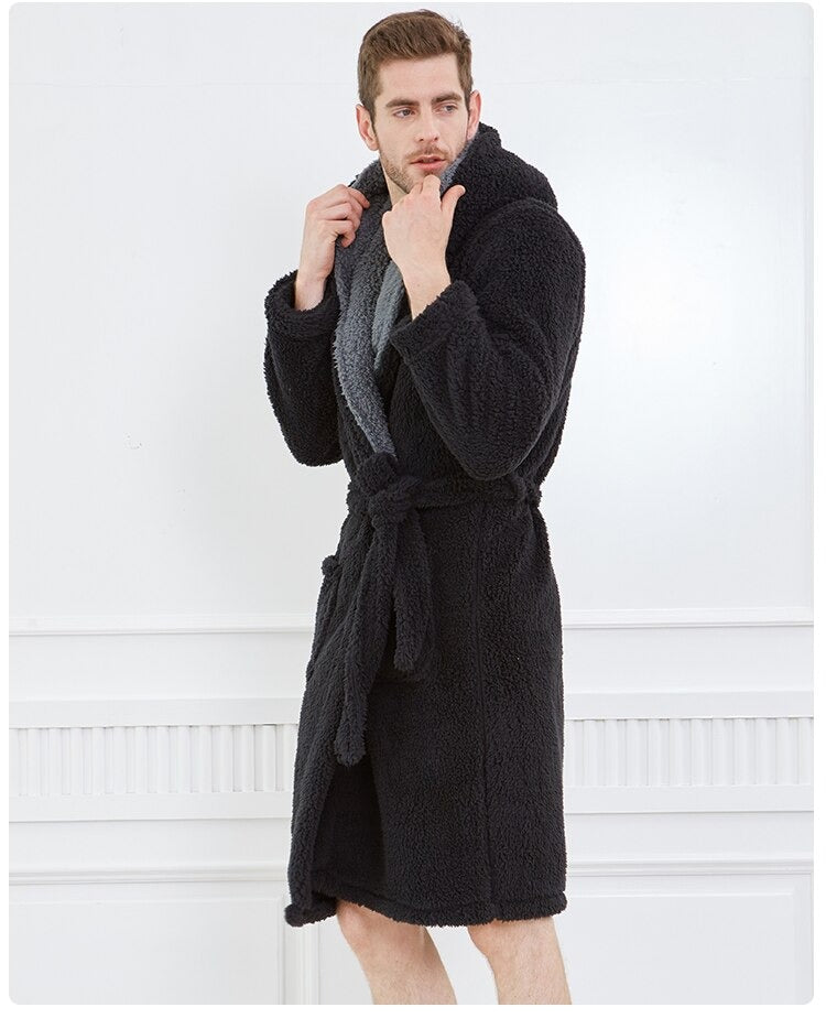 Winter-Unisex-Bademantel mit dicker Kapuze